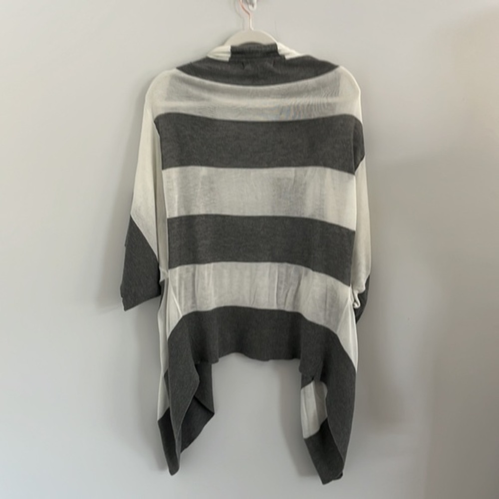 Love stitch one size cardigan grey and white open‎ front - Picture 3 of 4